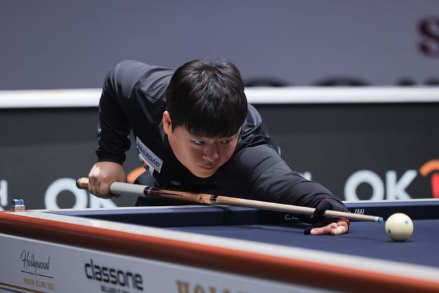 C조에서 3승을 거둔 조명우(실크로드시앤티-서울시청)는&nbsp;애버리지 2.068을 기록해 종합순위 1위로 16강에 진출했다.&nbsp; 사진=SOOP 제공