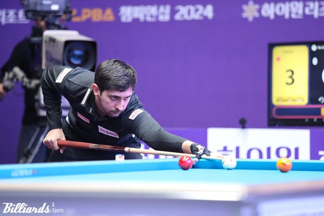 마르티네스는 이번 시즌 '커리어하이 라이벌' 강동궁(SK렌터카)을 제치고 포인트랭킹과 상금랭킹, 최근 10개 투어 랭킹 등을 모두 1위에 올라섰다.