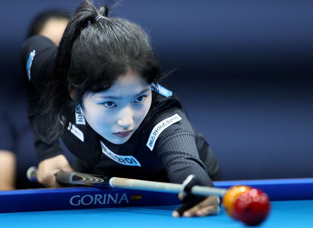 32강에서 차유람과 대결하는 한지은(에스와이).