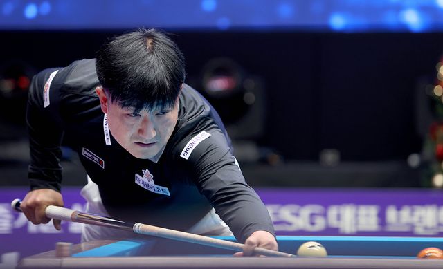 '하이원리조트 주장' 이충복이 7차 투어 첫 경기에서 고배를 마셨다.&nbsp; 사진=PBA 제공