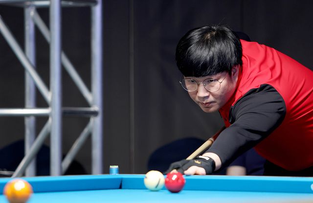 박정훈1은 강호 안토니오 몬테스(NH농협카드)를 승부치기에서 1 대 0으로 꺾었다.