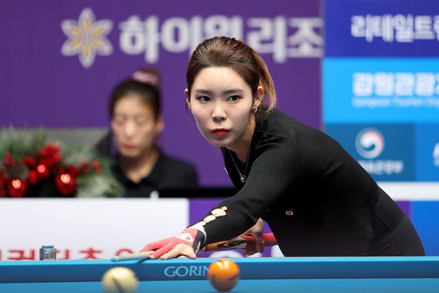 김상아를 꺾고 8강에서 정보윤과 대결하는 이우경.