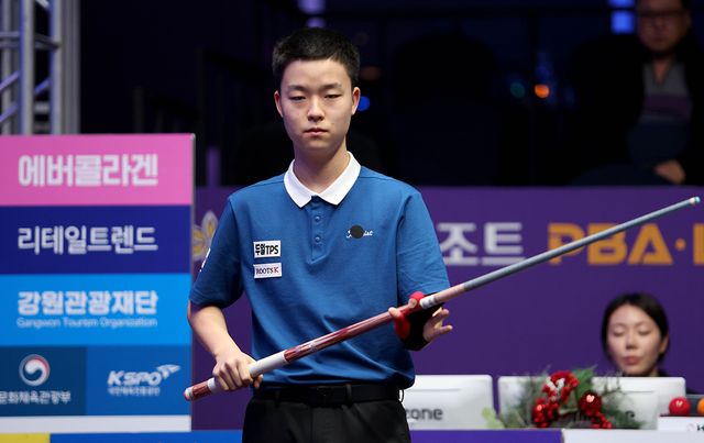 김영원은 8강에서 '7차 투어 돌풍' 구자복과 준결승 진출을 다툰다.