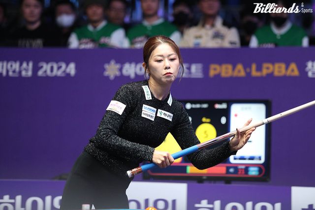 김가영은 3세트까지 파죽지세로 승리를 거두며 3-0으로 앞섰다.