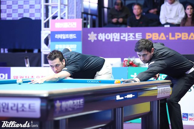 마르티네스 vs 사파타의 결승전 뱅킹 장면.