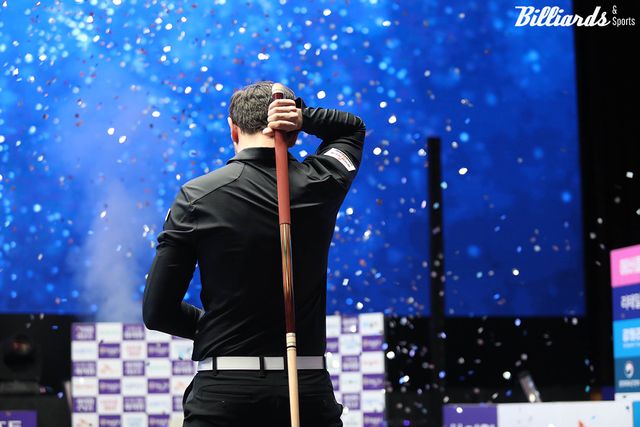 챔피언십포인트를 득점한 마르티네스.