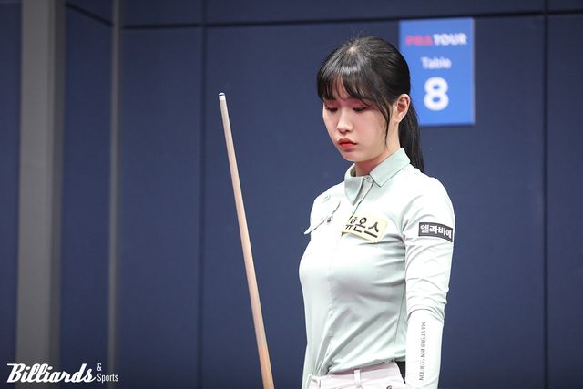 스롱 피아비와 32강 대결을 벌이는 전애린.