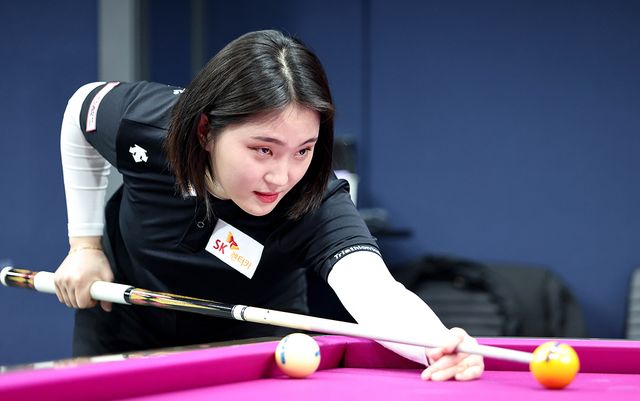 8강에서 임정숙(크라운해태)을 꺾고 준결승에 진출한 강지은(SK렌터카).&nbsp;