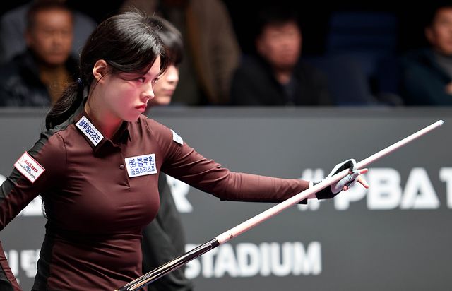 서한솔(블루원리조트)은 '한일 여자 당구 스타'가 벌인 대결에서 사카이 아야코(하나카드)에게 3-1외 완승을 거뒀다.