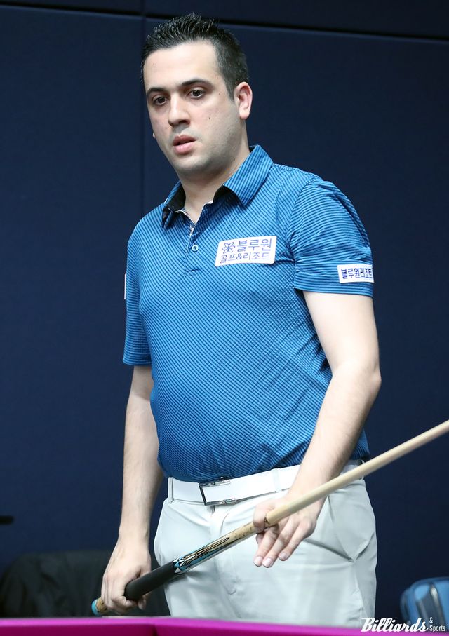 이번 9차 투어에서 사파타는 첫 경기부터 애버리지 3.000을 기록하며 단 51분 만에 3-0 승리를 거두고 64강에 진출했다.