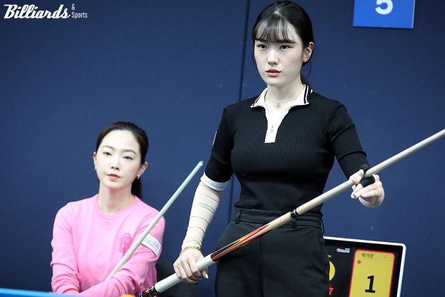 박가은은 전날 부전승으로 첫 경기나 다름 없는 이번 차유람과의 대결에서 난조를 보이며 패했다.