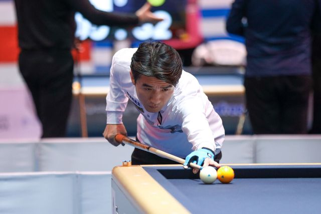 첫 경기를 이기고 두 번째 경기에서 니코스 폴리크로노폴로스(그리스)에게 져 아쉽게 탈락한 강자인(충남체육회).