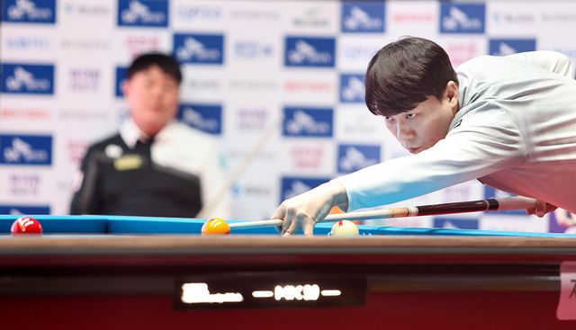 C조 최성원(휴온스)은 1차전 1세트에 하이런 12점을 치며 출발이 좋았으나, 2세트부터 내리 3연패를 당해 김병호(하나카드)에게 1-3으로 패했다.