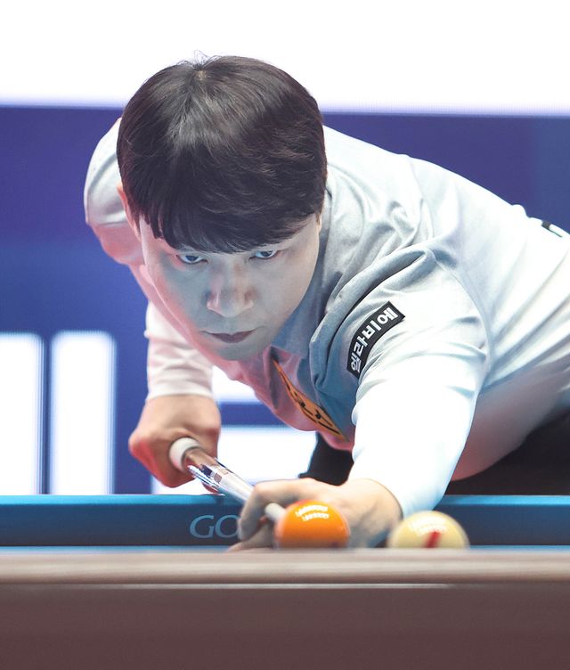 이상대와 16강 진출이 걸린 마지막 대결에서 패한 최성원은 데뷔 시즌 첫 월드챔피언십에 출전했으나 32강 조별리그 벽을 넘지 못했다.