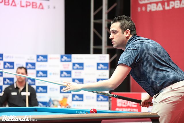 다비드 사파타는 스페인 동료 다비드 마르티네스를 꺾고 올 시즌 첫 준결승에 올랐다.