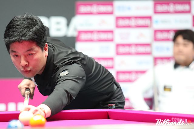 황형범은 16강전에서 한국 선수 중 유일하게 승리하며 4강까지 진출했다.