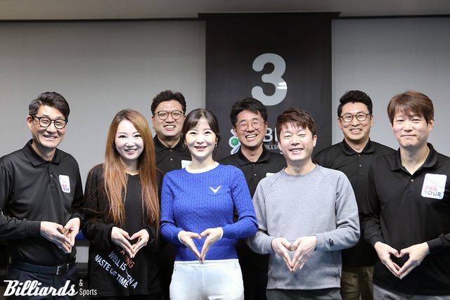 왼쪽부터 홍명기, 이한나, 성혁기, 김상아, 유동훈, 봉택종, 이재성, 한준희&nbsp;