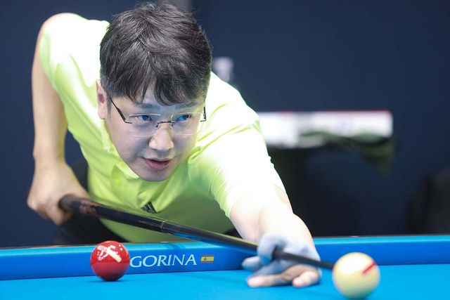 첫 경기에서 김기혁에게 패해 일찌감치 큐스쿨 첫날 도전을 마친 오성욱.