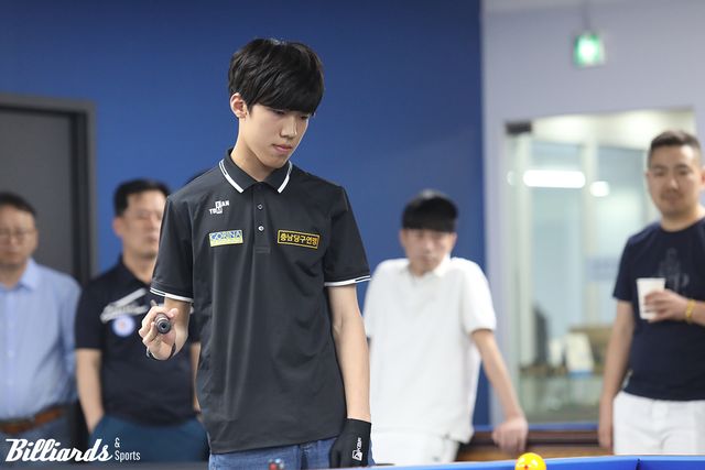 32강에서 강자인을 30:27로 물리치고 16강에 오른 송윤도는 허정한에게 23:30까지 맞섰다.