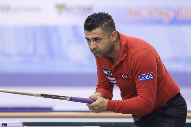 톨가한 키라즈는 8강에서 루벤 레가즈피를 꺾고 두 번째 준결승전 진출에 성공했다.