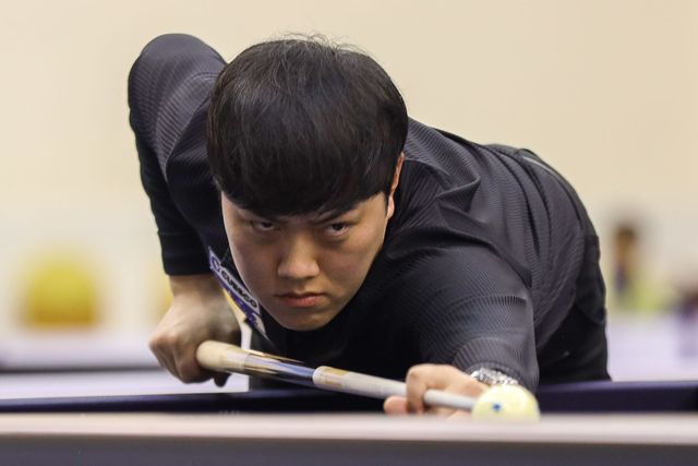 준결승전에서 부라크 햐사시와 대결하는 김준태는 8강에서 프레데릭 쿠드롱을 상대로 하이런 22점을 성공시키고 애버리지 2.500을 기록했다.