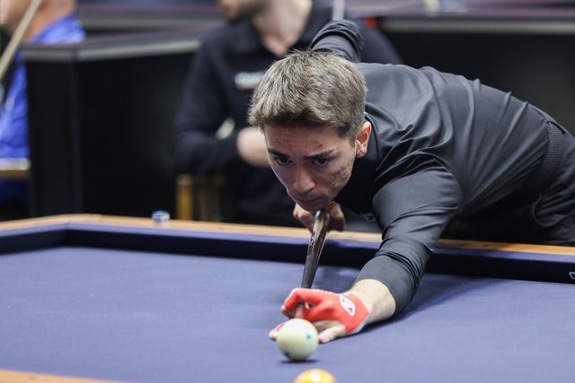 1무1패로 마지막 3쿠션 당구월드컵 도전을 마친 부라크 하샤시. 하사시는 오는 18일부터 열리는 '우리금융캐피탈 PBA 챔피언십'에서 프로 당구선수로 데뷔한다.