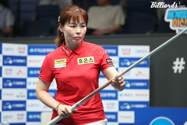 프로당구 데뷔 이후 처음 8강에 올라온 이신영은 임경진에게 져 아쉽게 준결승 진출에는 실패했다.