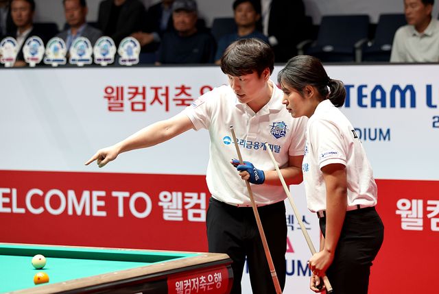 우리금뮹캐피탈은 3연승을 달리던 NH농협카드를 4-2로 꺾었다.