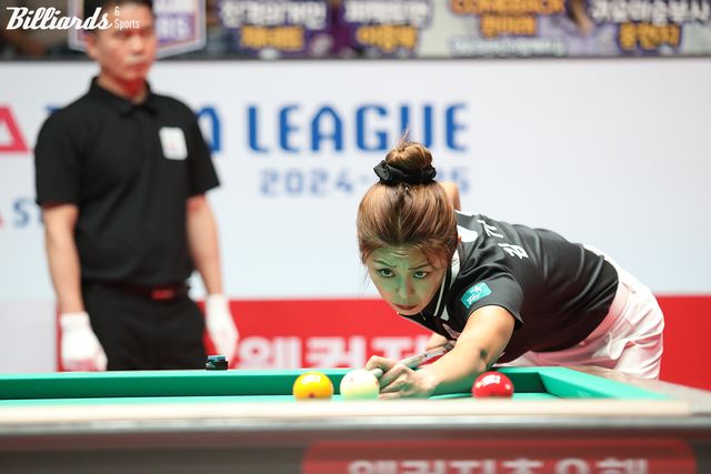 김가영은 2세트를 승리한 뒤 4세트에서는 패했다.