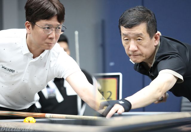 프로당구 2차 투어 '하나카드 PBA 챔피언십' 128강전에서 애버리지 2점대 화력으로 활약한 최정하(왼쪽)와 정호석.&nbsp; &nbsp;사진=고양/이용휘 기자