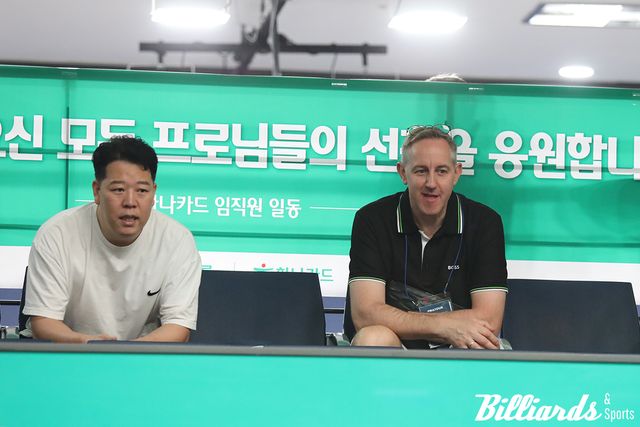 SK렌터카의 주장 강동궁과 SK렌터카의 맏형 에디 레펀스가 강지은을 응원하기 위해 고양 킨텍스 PBA 스타디움을 찾았다. 사진=고양/이용휘 기자