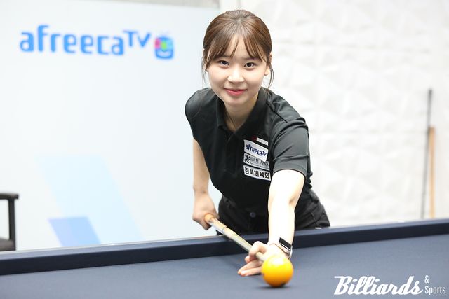 주종목인 포켓볼 외에 스누커와 3쿠션 종목에 도전한 김보건. 사진=이용휘 기자