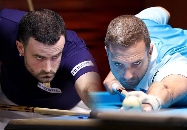 16강전에서 벌어지는 외인 간의 승부. 안토니오 몬테스(왼쪽)와 하비에르 팔라손(오른쪽).