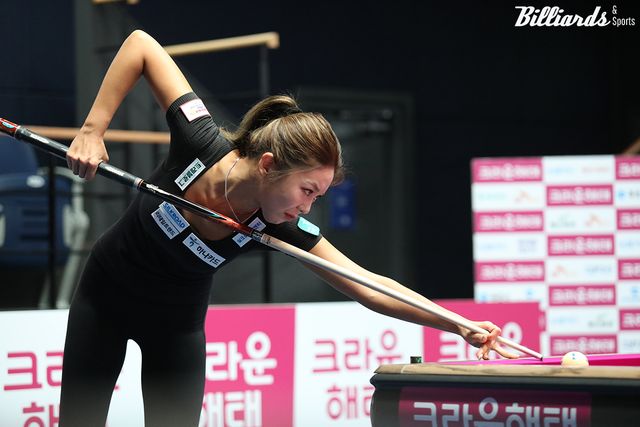 매 세트 초반부터 점수를 이어가며 유리하게 끌고간 김가영은 2-1로 리드했다.
