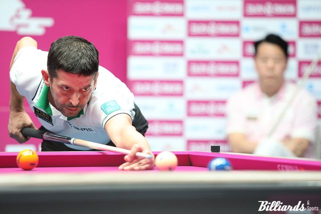 초클루는 1세트와 3세트, 4세트를 승리하며 세트스코어 2-1로 앞섰다.