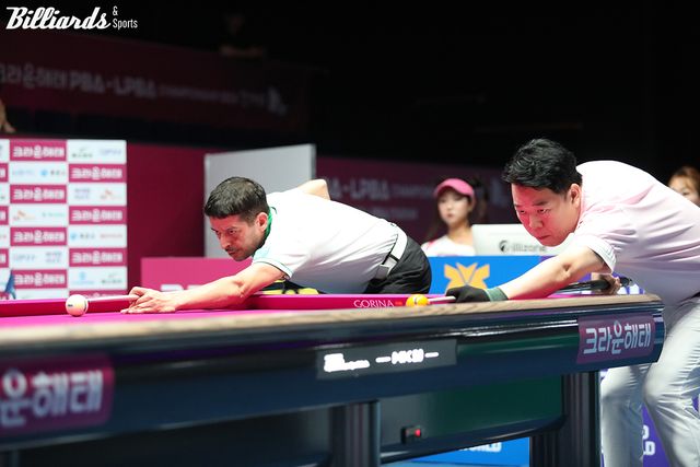 결승전 뱅킹 장면.