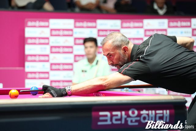 응우옌프엉린과 8강 대결 중인 세미 사이그너. 사이그너는 연일 역전승으로 승리하며 4강에 진출했다.