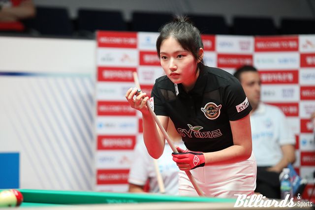 한지은(에스와이)은 스롱 피아비(우리금융캐피탈)을 역전승으로 꺾고 세트스코어 3-3 균형을 맞췄으나 끝내 팀의 패배를 막지 못했다.