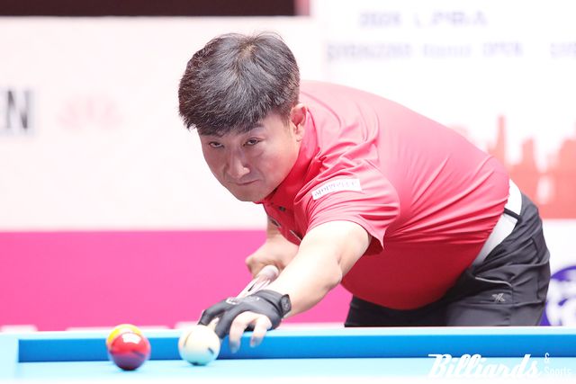 '2024 PBA 에스와이 바자르 하노이 오픈'에서 한동우, 응오딘나이, 조건휘를 연파하고 8강에 오른 이충복이 8강에서 다니엘 산체스와 4강 진출을 놓고 대결했다.