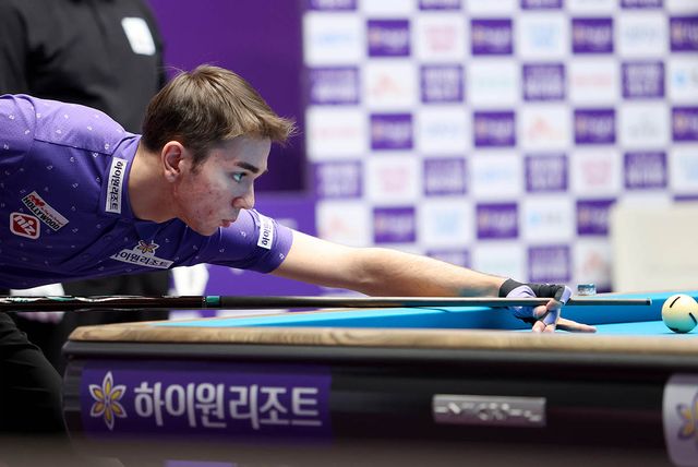 '18세'의 부라크 하샤시는 올 시즌 프로당구 선수로 데뷔해 개인 투어와 PBA 팀리그에서 뛰어난 활약을 펼치고 있다.