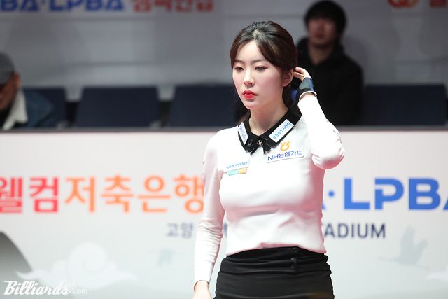 스롱에게 패해 32강에서 탈락한 정수빈(NH농협카드).