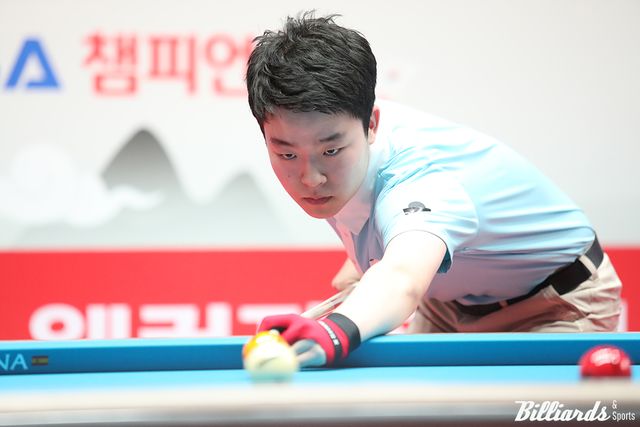 '최연소 투어 챔피언' 김영원(18)이 마지막 정규투어 첫 경기에서 정상급 선수들과 어깨를 나란히 하며 3-0의 완승을 거두고 64강에 진출했다.&nbsp; 사진=고양/이용휘 기자