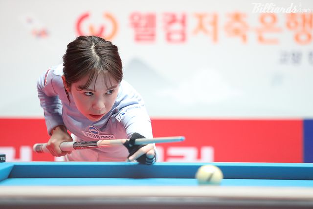 김민영(우리금융캐피탈)이 8차 투어 '웰컴저축은행 LPBA 챔피언십' 32강전에서 패배 일보 앞에서 살아남아 극적인 역전승을 거뒀다.&nbsp; 사진=고양/이용휘 기자