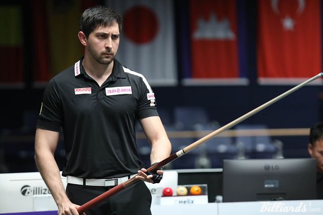 '시즌 3승'의 다비드 마르티네스(크라운해태)는 32강에서 하샤시와 16강 진출을 다툰다.