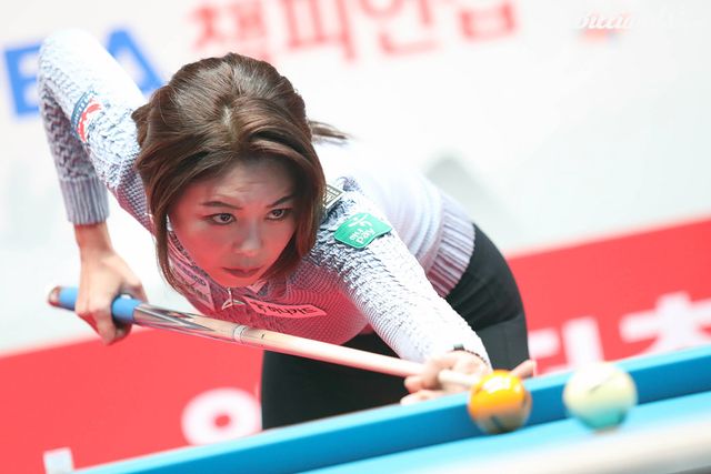 33경기 연속승리 행진을 이어가고 있는 김가영(하나카드)이 8차 투어 '웰컴저축은행 PBA 챔피언십' 8강전에서 암초 김민영(우리금융캐피탈)을 만났다. 두 선수의 대결은 시즌 세 번째다.&nbsp; 사진=고양/이용휘 기자