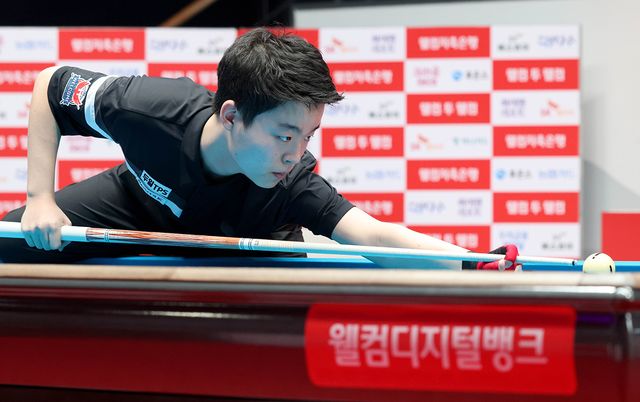 '최연소 프로당구 챔피언' 김영원(18)이 웰컴저축은행 PBA 챔피언십 16강전에서 하비에르 팔라손(휴온스)과 대결한다.&nbsp; 사진=PBA 제공