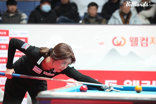 '당구 여제' 김가영(하나카드)이 준결승에서 백민주(크라운해태)를 3-1로 꺾고 35경기 연속 승리와 6회 연속 결승 진출을 달성했다.&nbsp; 사진=고양/이용휘 기자