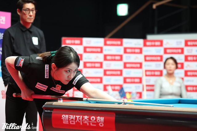 2세트와 3세트에서 아쉽게 승부를 내준 김민아.