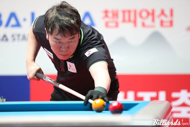 '헐크' 강동궁(SK렌터카)이 마지막 정규투어에서 준결승에 올라가며 시즌 5번째 준결승 진출을 달성했다. 30일 열리는 준결승에서 승리하면 이번 시즌 8차례 투어 중 무려 5번이나 결승에 올라가게 된다.&nbsp; 사진=고양/이용휘 기자