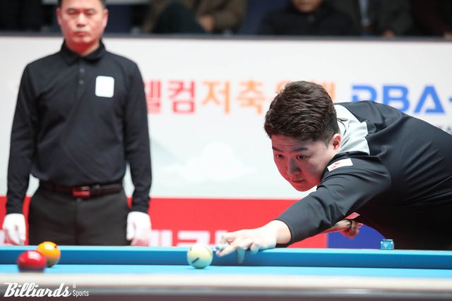 결승에서 조재호와 우승상금 1억원을 놓고 대결하는 조건휘(SK렌터카).